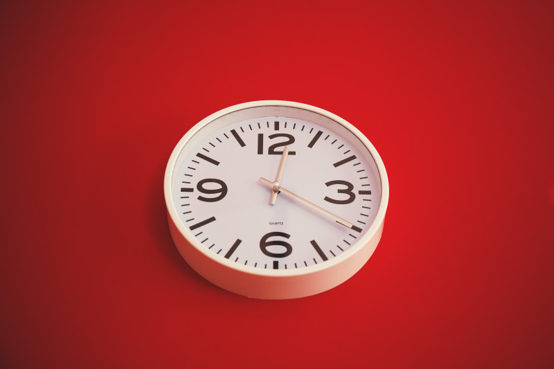 tick_tock-800x533 producing clock